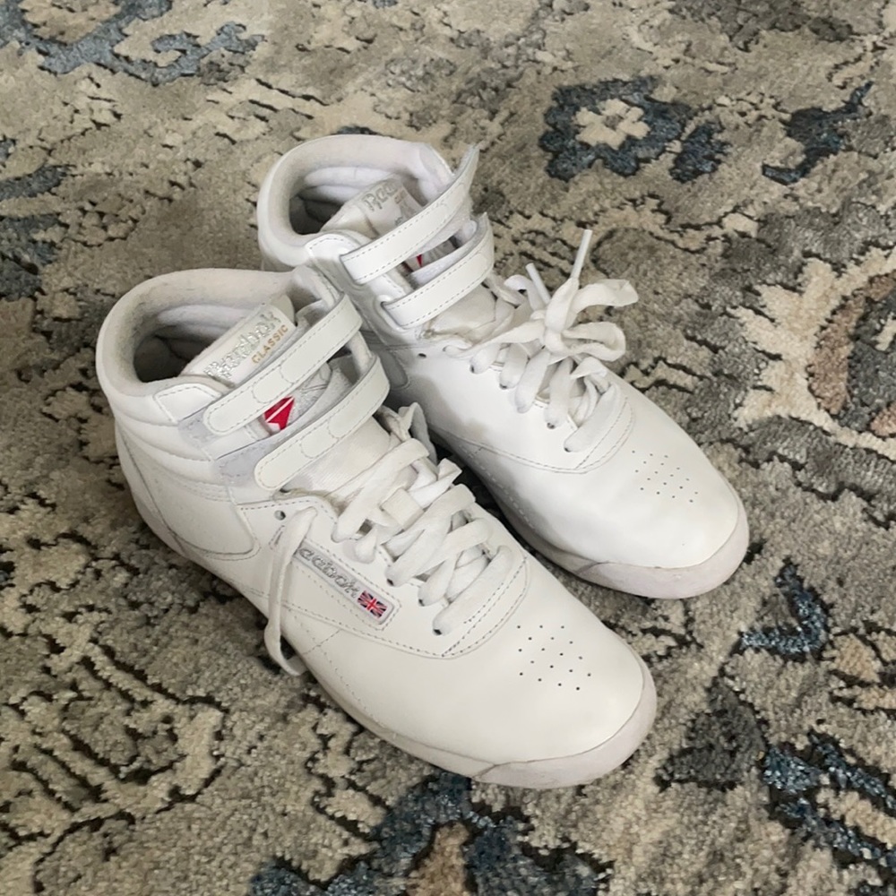 Reebok white tennis shoes